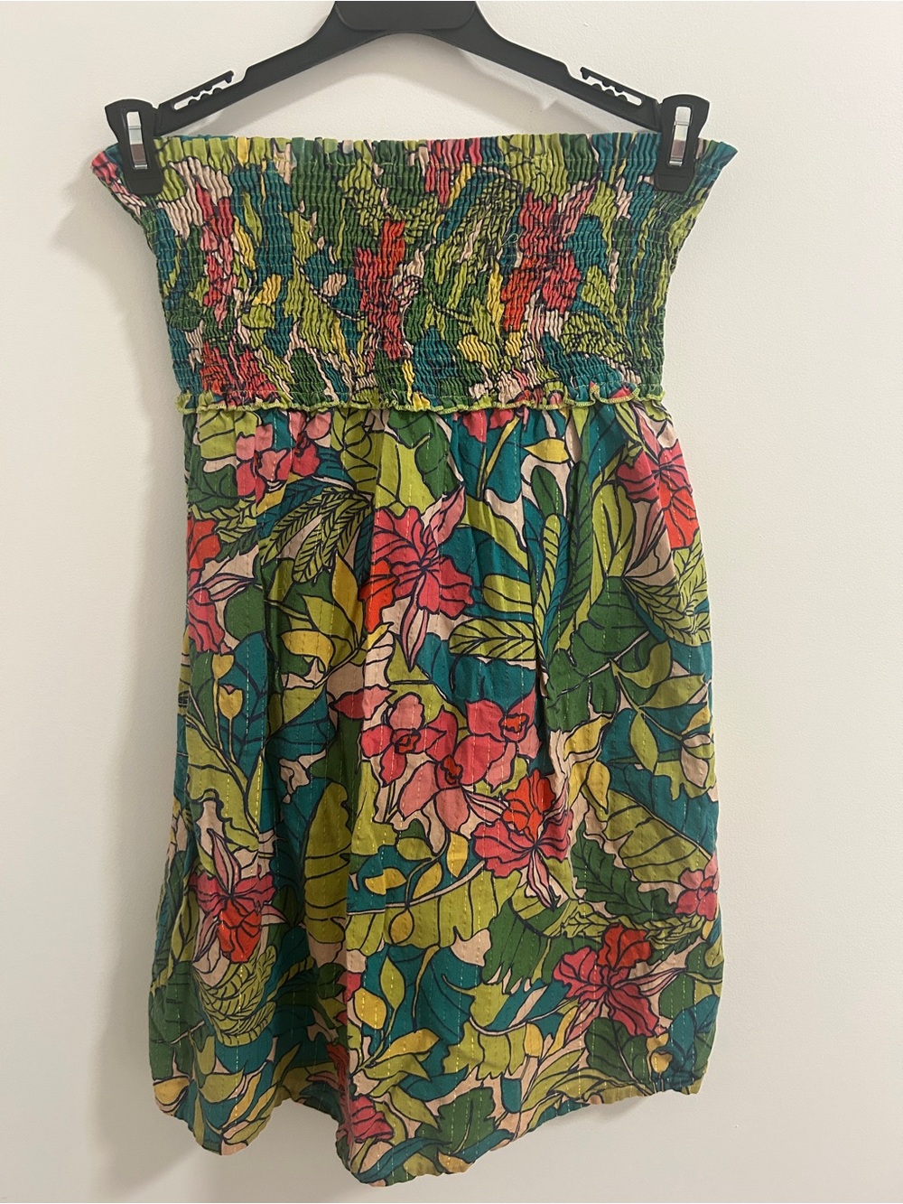 Tori Richard’s Strapless Tropical Dress